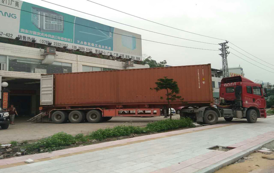 廣東環保空調裝車中